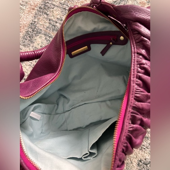 Isabella Fiore Purple hobo bag - Picture 3 of 5